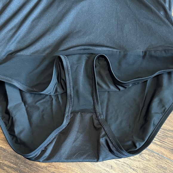 Cupshe Black One Piece Halter Tie Neck Slimming Padded Full Coverage Swimsuit 1X - Picture 9 of 13